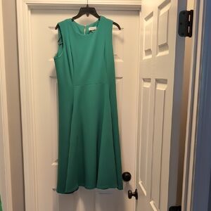 Elegant Green Sleeveless Dress